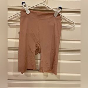 Soma Smoothing Shorts shaper, M